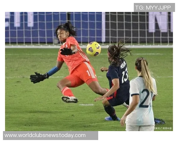 丹麦女足与芬兰女足激战正酣谁能在这场较量中笑到最后